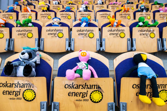 Hela Be-Ge Hockey Center är fullt med nallar och gosedjur