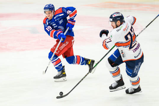 Oskarshamns Tyler Kelleher och Växjös Martin Lundberg