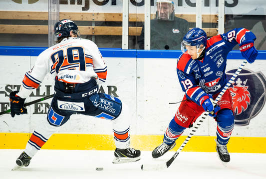 Oskarshamns Tyler Kelleher och Växjös Pontus Holmberg