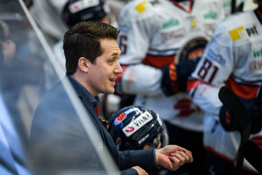Växjös tränare Sam Hallam