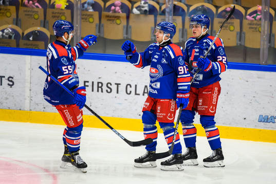 Oskarshamns Rickard Palmberg jublar med lagkamrater
