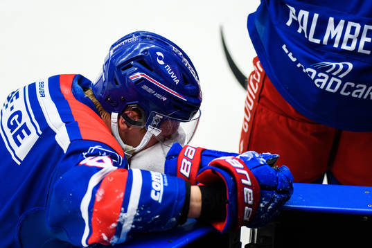 Oskarshamns Fredrik Olofsson har ont