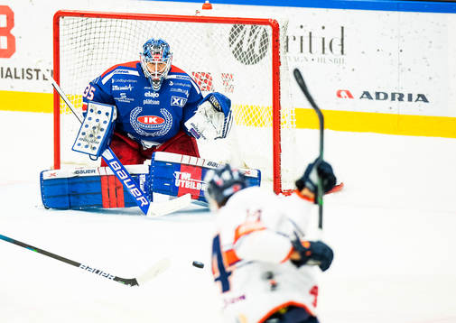 Oskarshamns målvakt Joe Cannata och Växjös Emil