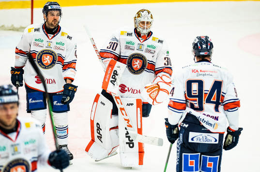 Växjös målvakt Viktor Fasth deppar