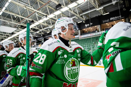 Rögles Anton Bengtsson jublar