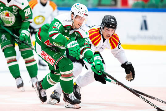 Rögles Adam Tambellini och Brynäs Oscar Birgersson