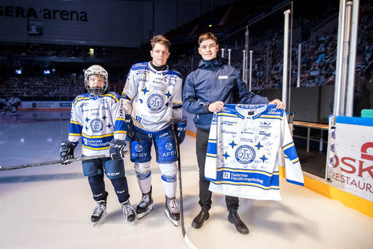 Matchens knatte och Leksands Patrik Zackrisson  med