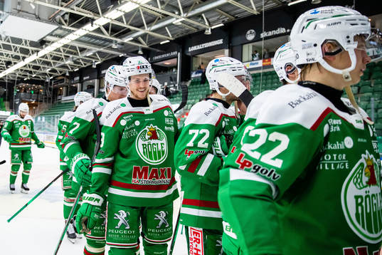 Rögles Niklas Hansson jublar