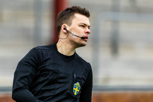 Assisterande domare Sebastian Robertsson