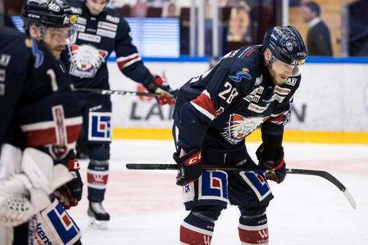 Linköpings Jaakko Rissanen deppar