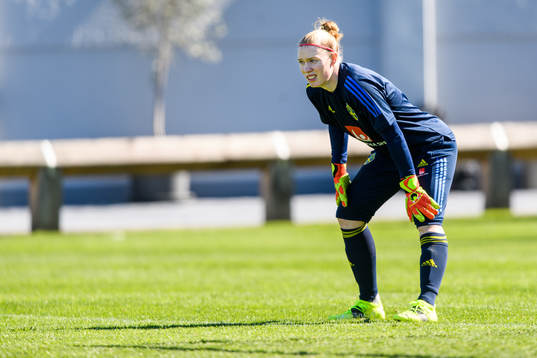 Goalkeeper Hedvig Lindahl
