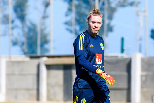 Goalkeeper Hedvig Lindahl
