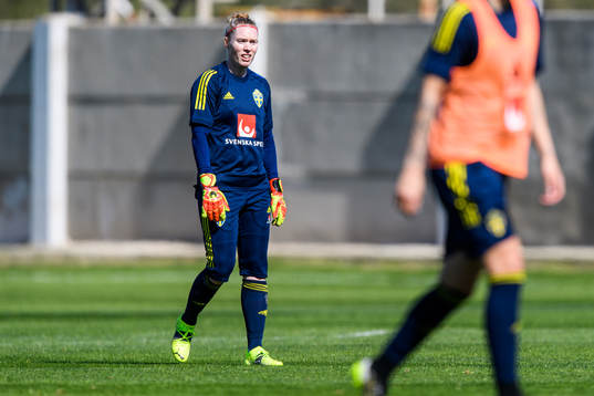 Goalkeeper Hedvig Lindahl