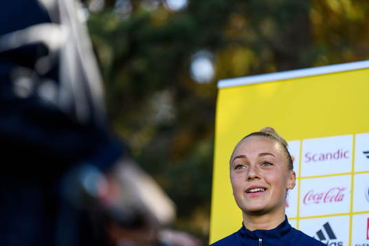 Hanna Bennison is interviewed by the media