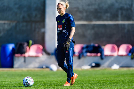 Goalkeeper Jennifer Falk