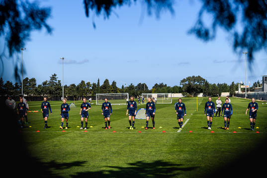 Players warm up