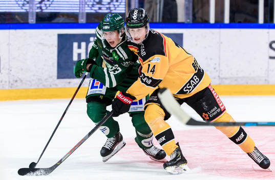 Färjestads Albert Johansson och Luleås Jonas Berglund