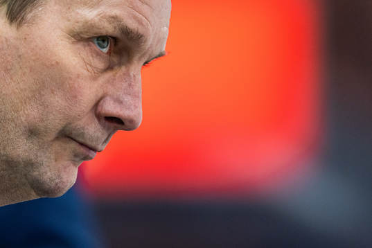 Färjestads tränare Johan Pennerborn deppar