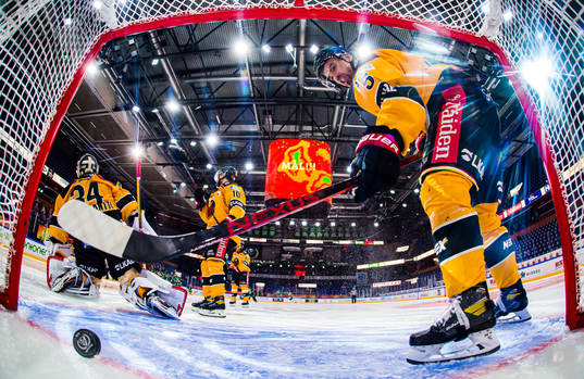 Bläddra bland fler bilder av Ishockey, SHL, Färjestad - Luleå
