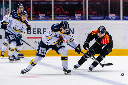 s Anton Wedin och Brynäs John Nyberg