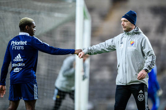 Djurgårdens Joel Asoro och tränare Kim Bergstrand