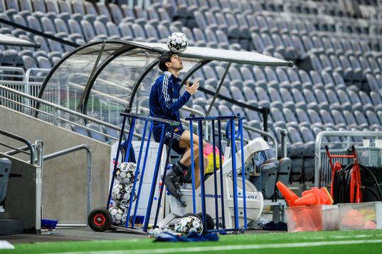 Djurgårdens Jesper Nyholm på en träningscykel