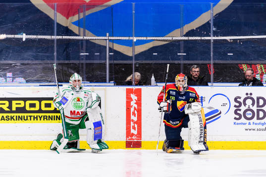Rögles målvakt Johan Gustafsson och Djurgårdens målvakt