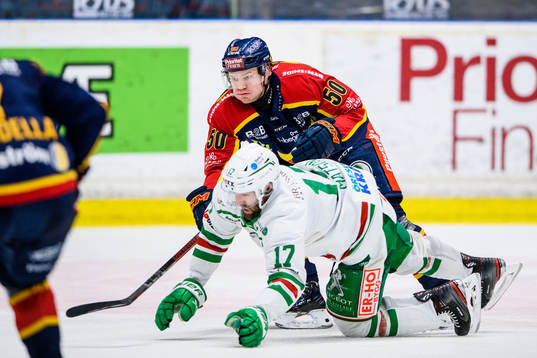 Djurgårdens Tobias Ekberg och Rögles Taylor Matson