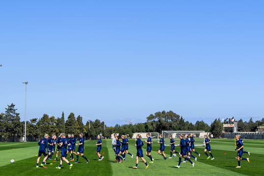 Bläddra bland fler bilder av Football, Sweden, Practice