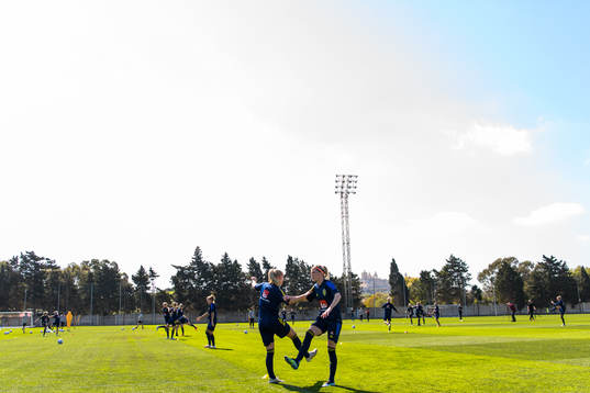 Players warm up