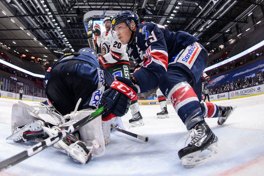 Linköpings Mikael Frycklund och Frölundas Joel Lundqvist