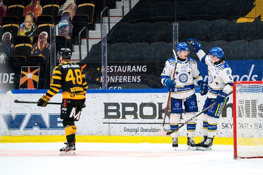 Leksands Martin Karlsson gör 3-6 i tom bur och jublar med
