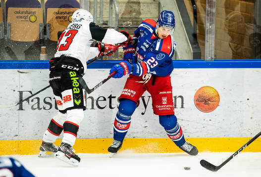 Oskarshamns Andrew O´Brien och Malmö Redhawks Christoffer