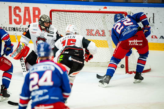 Oskarshamns John Dahlström gör 2-2 bakom Malmö Redhawks
