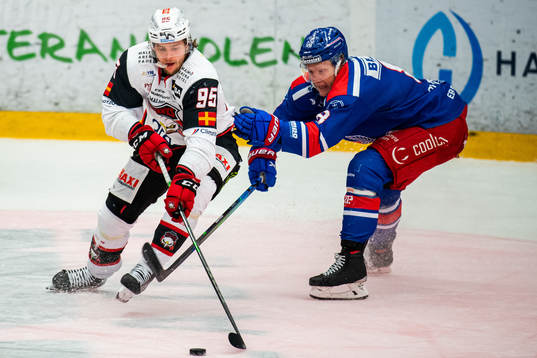 Malmö Redhawks Carl Persson och Oskarshamns Fredrik