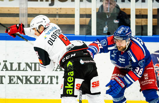 Oskarshamns Nichlas Torp och Malmö Redhawks Johan Olofsson