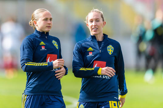 Filippa Curmark and Julia Roddar of Sweden