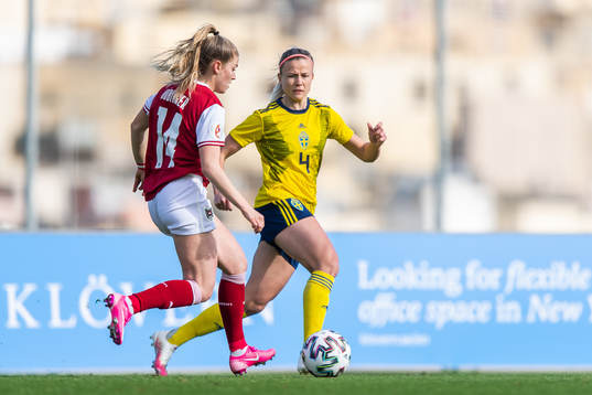 Marie-Therese Höbinger of Austria and Hanna Glas of Sweden