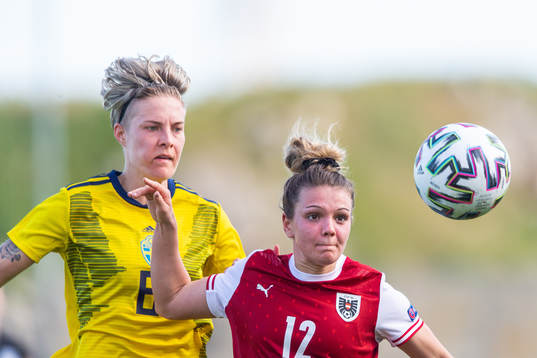 Lina Hurtig of Sweden and Laura Wienroither of Austria