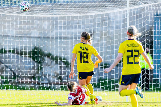 Fridolina Rolfö of Sweden scores 1-5