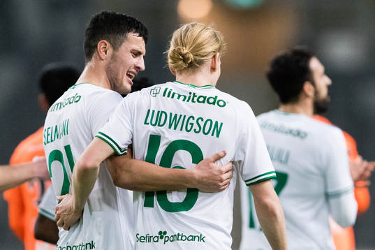 Hammarbys Astrit Selmani jublar