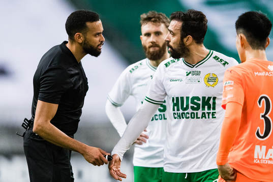 Domare Farouk Nehdi och Hammarbys Abdul Khalili