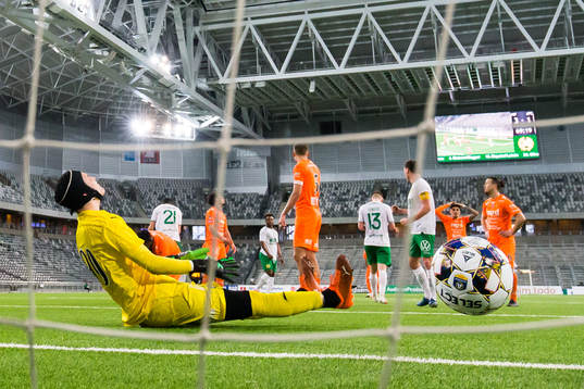 Hammarbys Mads Fenger Nielsen skjuter 4-1 förbi AFC