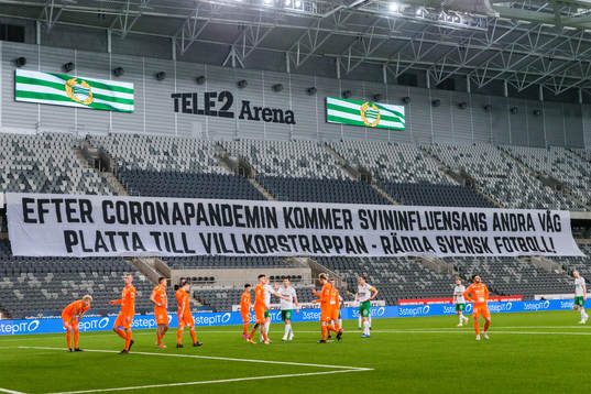 En banderoll på läktaren