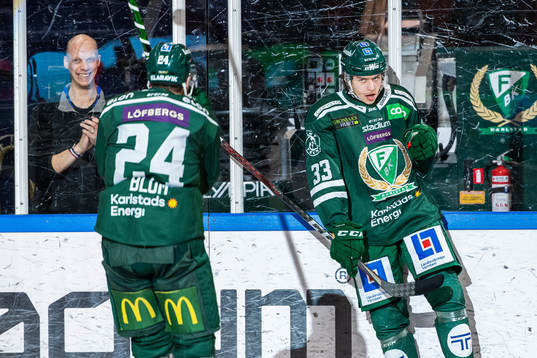 Färjestads Albert Johansson jublar