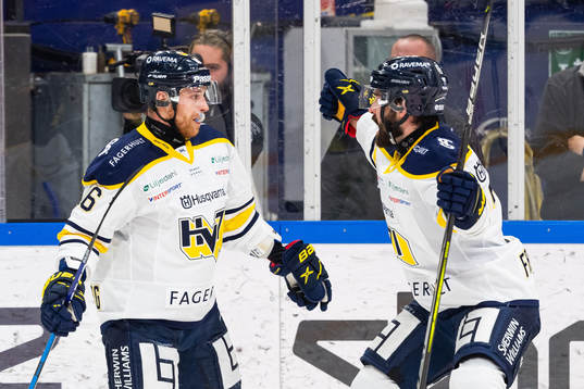s Filip Sandberg gör 3-3 och jublar med Linus Fröberg
