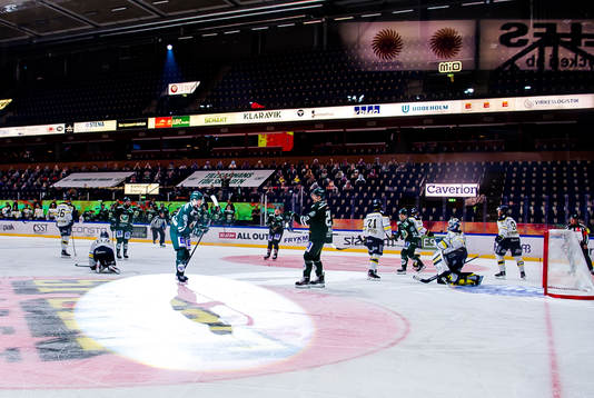 Färjestads Jakob Forsbacka Karlsson jublar
