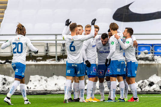 IFK Norrköpings Sead Haksabanovic jublar med lagkamrater