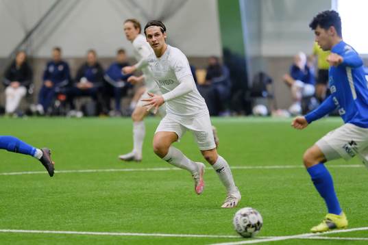 Örgrytes Lukas Browning Lagerfeldt jagar Norrbys Benjamin