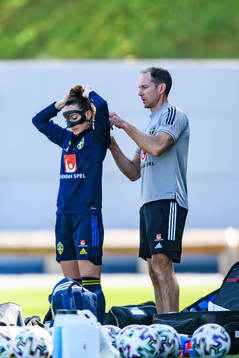 Kosovare Asllani gets help by Martin Bergqvist, physio to